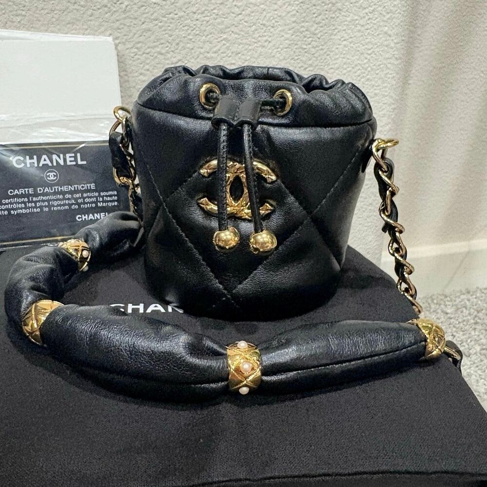 Authentic CHANEL Matelasse CC Logo Chain Mini Pouch Bag Black Lambskin Full Set - Picture 1 of 16